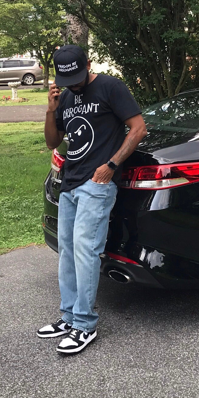 BE ARROGANT Short-Sleeve White Smiley T-Shirt